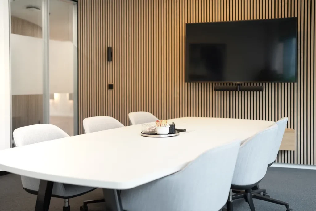 glaeser-gehrmann-home-hero-bg-meeting-room-02